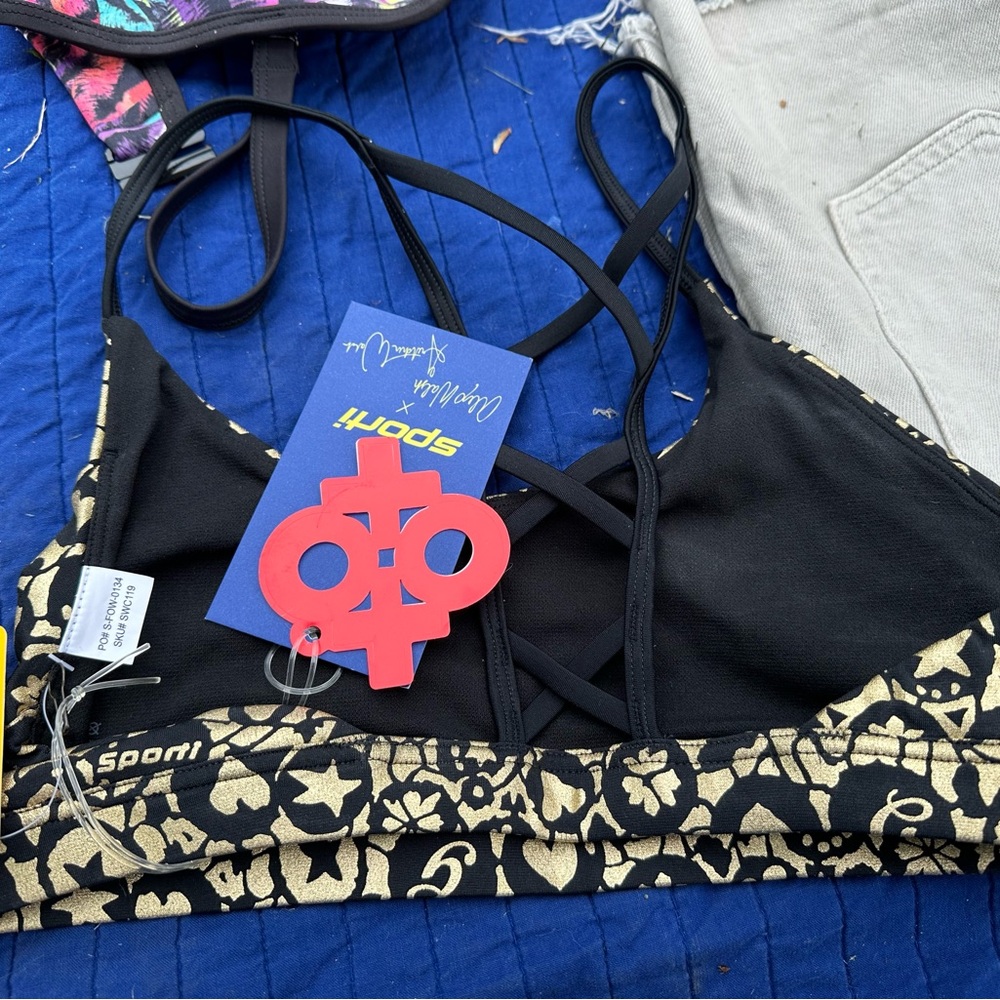 Sporti MEDIUM gold & black bikini top